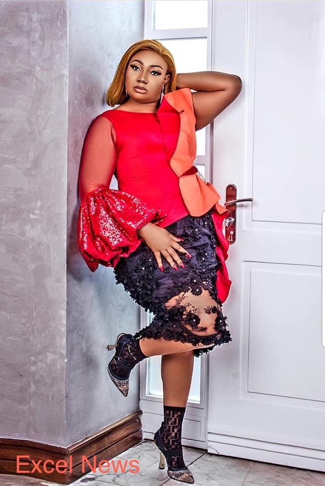 Nigerian Fashion Designer, Uredi