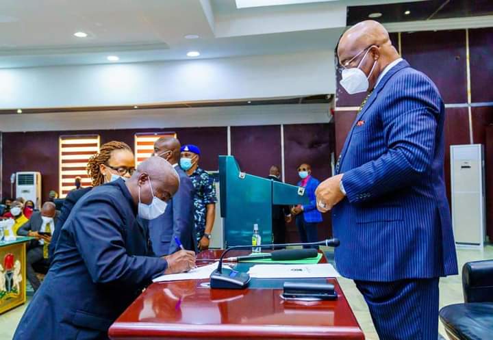 Governor Hope Inaugurates New Commissioners